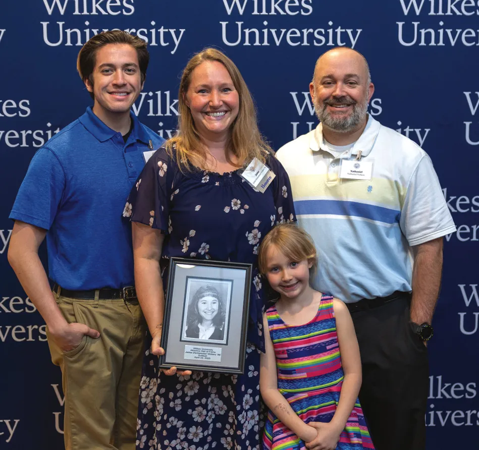Jaime Derhammer Vickers ’99 with family